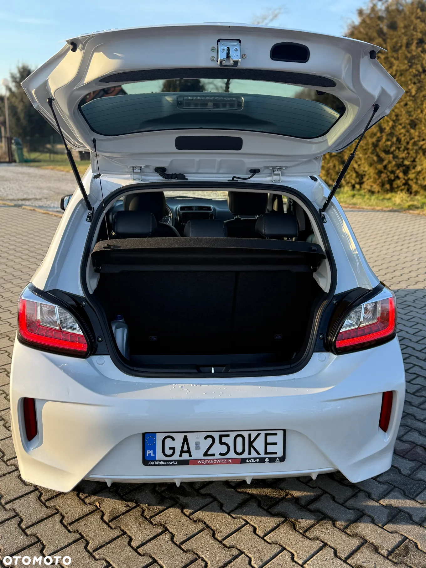 Mitsubishi Space Star 1.2 AS&G Instyle CVT - 10