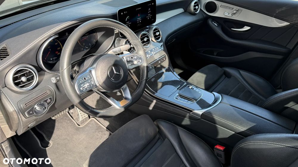 Mercedes-Benz GLC 300 d 4Matic 9G-TRONIC AMG Line - 13