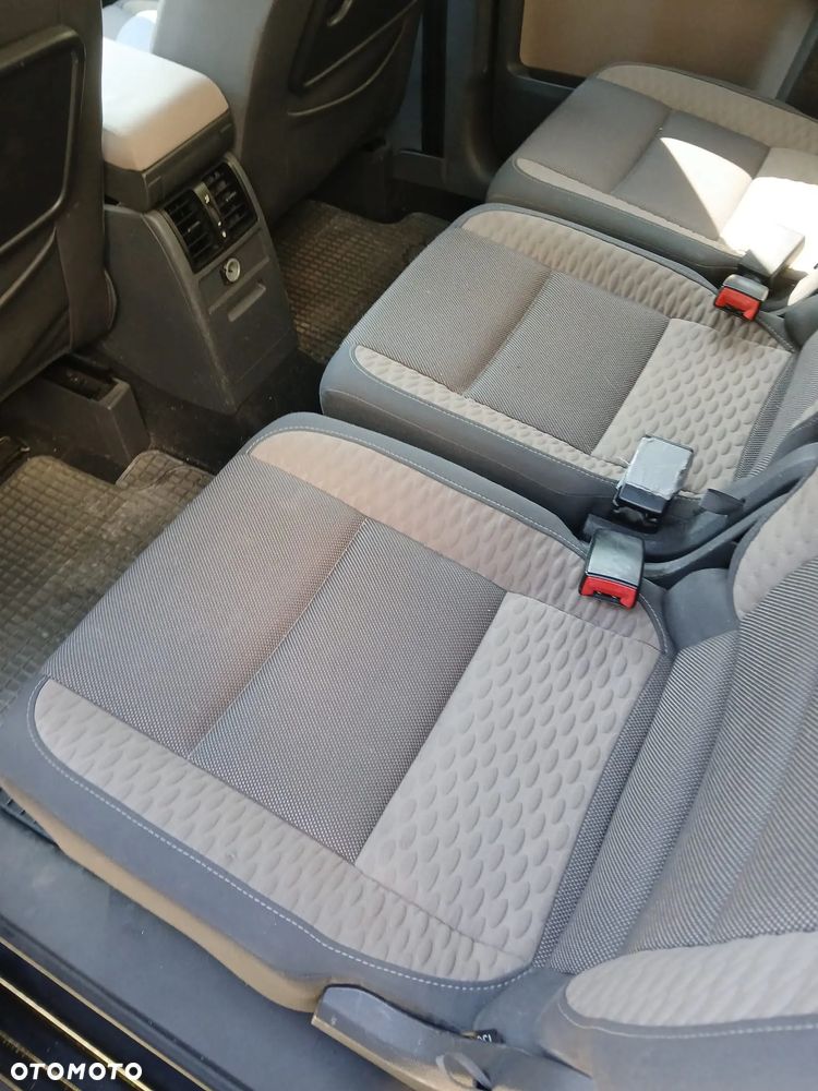 Volkswagen Touran 2.0 TDI DPF Cross - 10