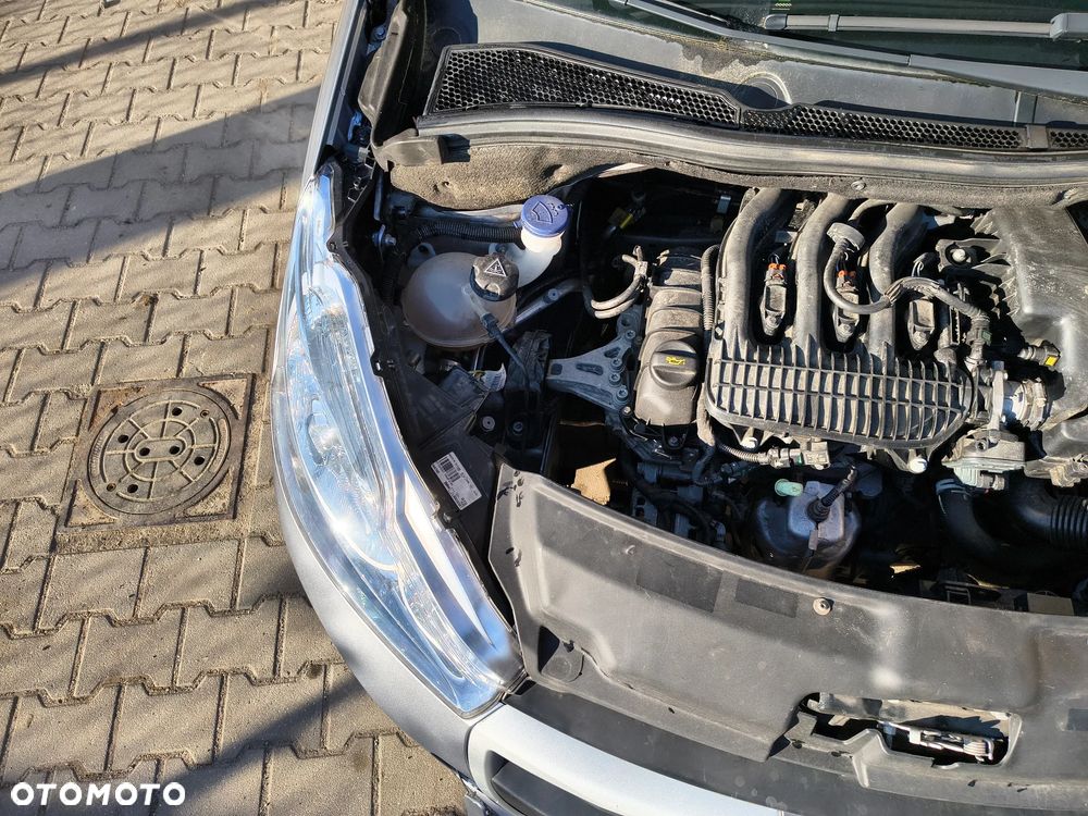 Peugeot 208 - 15