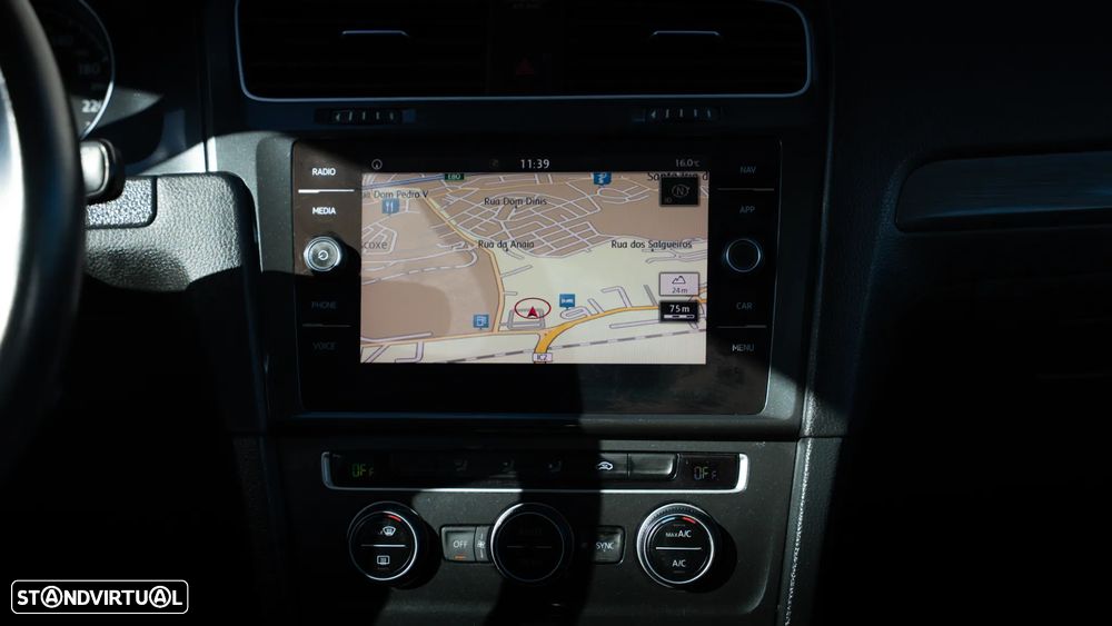 VW Golf Variant 1.6 TDi Confortline - 26