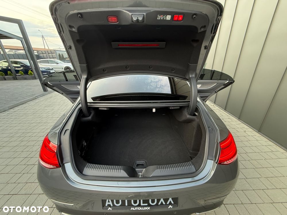 Mercedes-Benz CLS 300 d 4-Matic AMG - 16