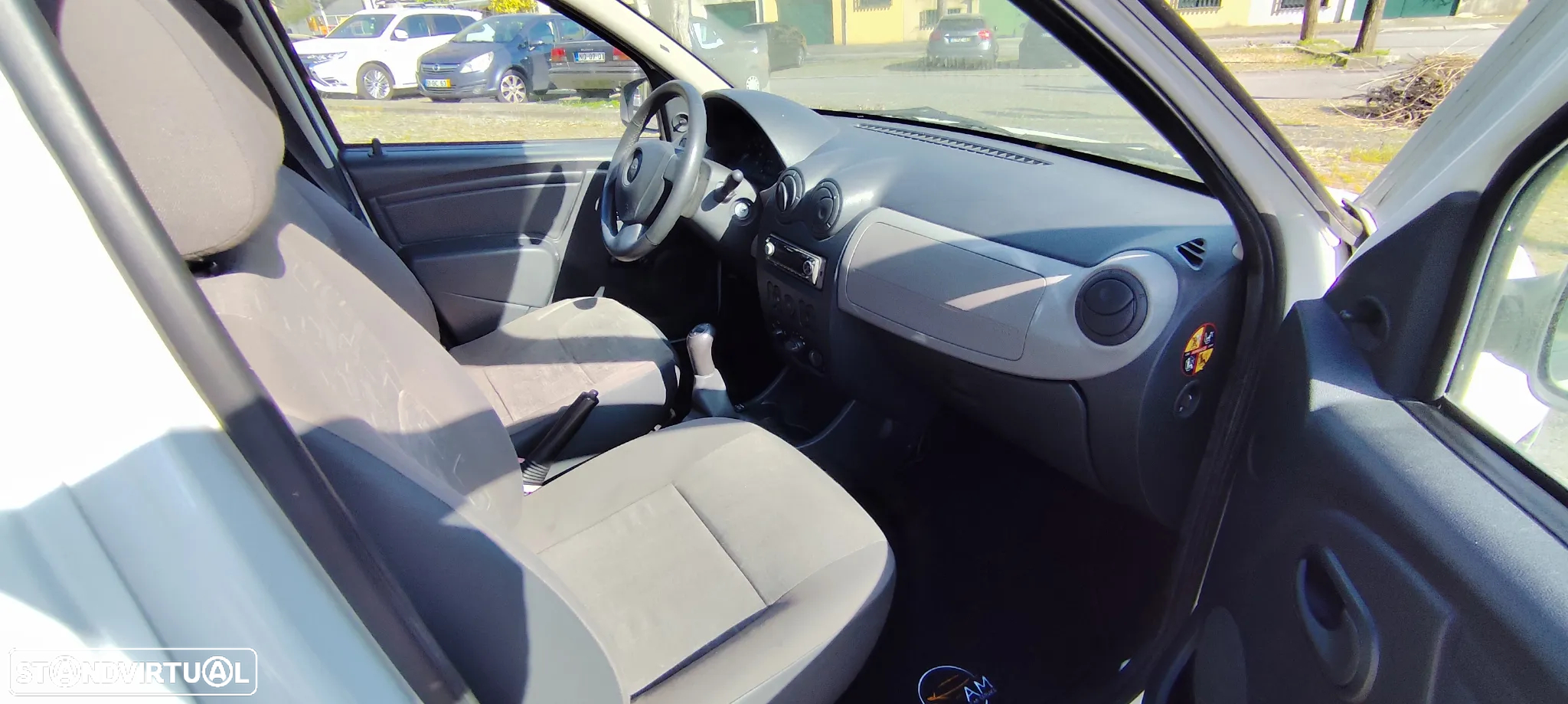Dacia Sandero - 8