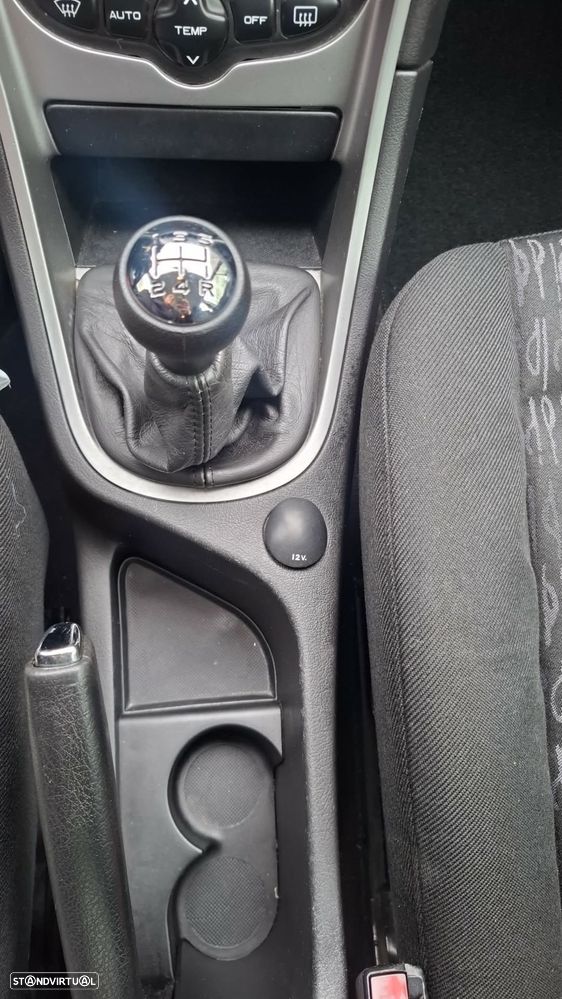 Peugeot 307 1.4 16V Premium - 16