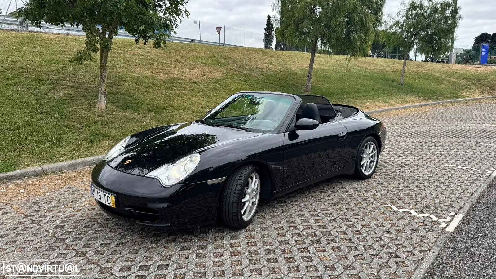 Porsche 911 (996) Carrera 4 - 43