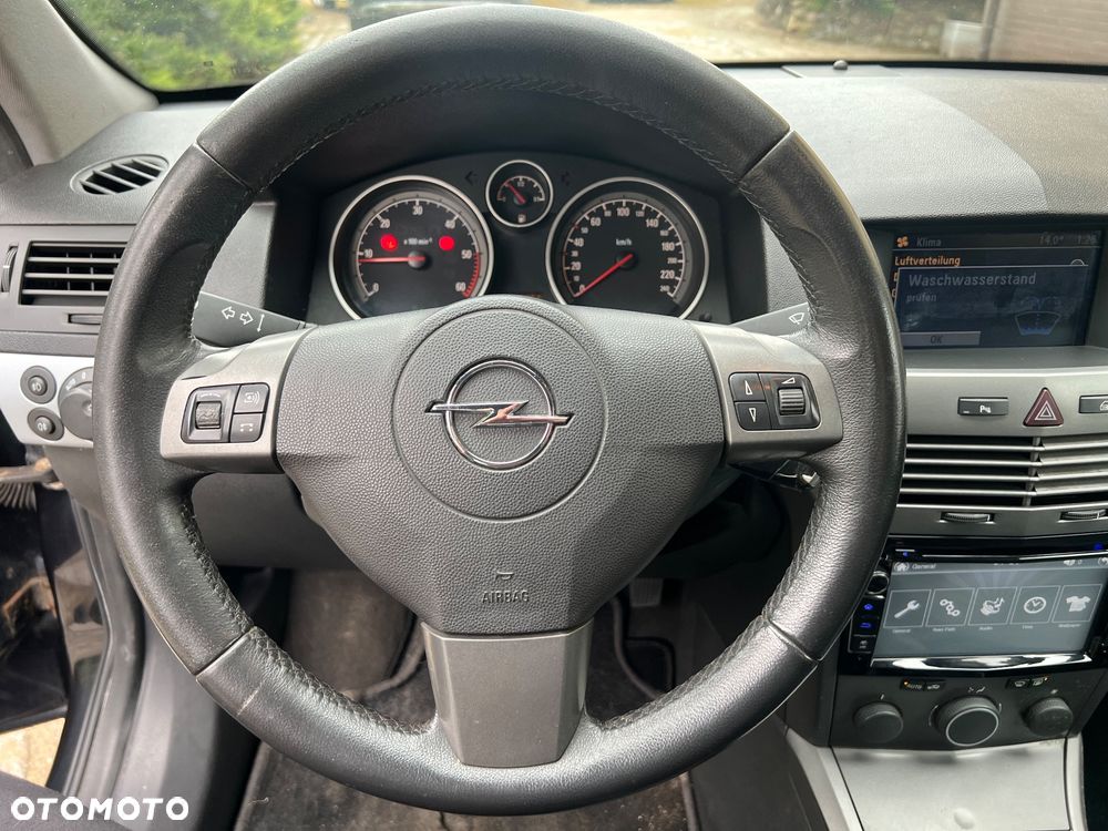 Opel Astra 1.9 CDTI DPF Sport - 11