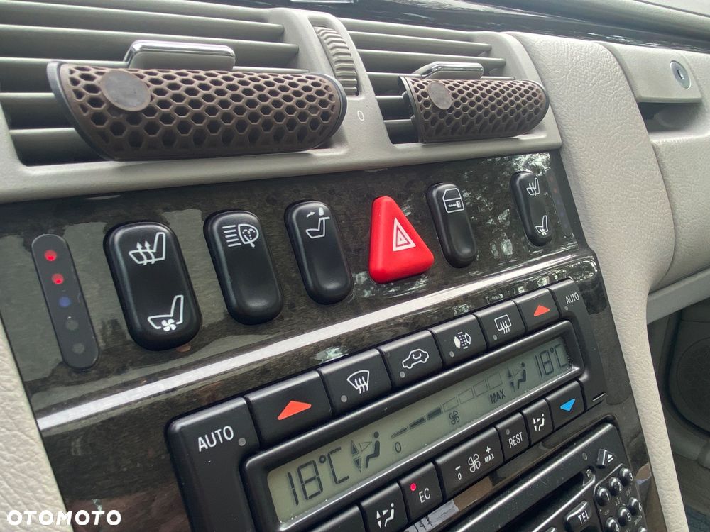 Mercedes-Benz Klasa E 320 T CDI Avantgarde - 12