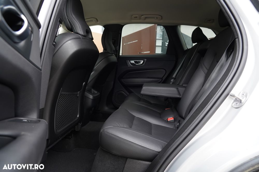 Volvo XC 60 B4 MHEV Inscription - 33