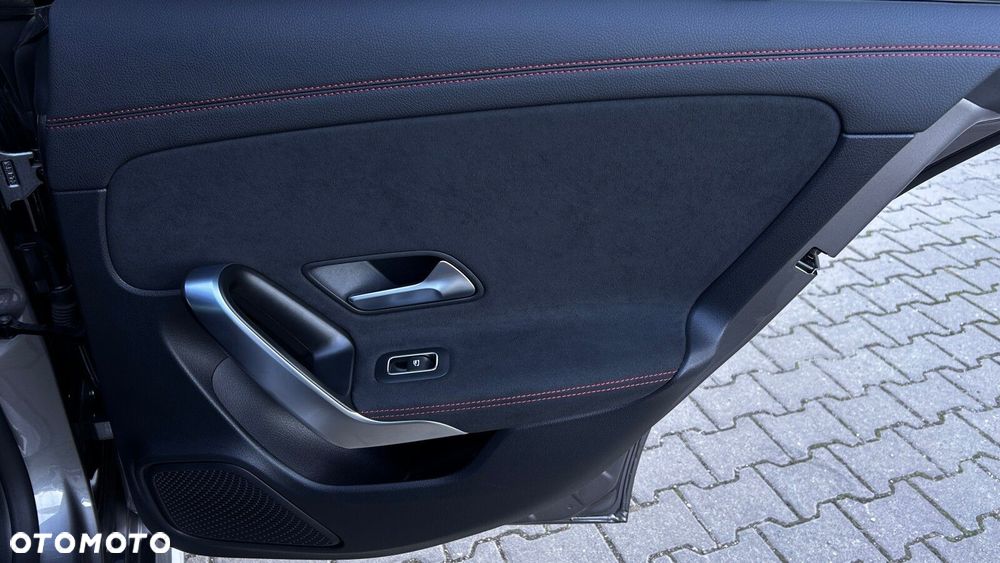 Mercedes-Benz CLA 200 mHEV AMG Line 7G-DCT - 28