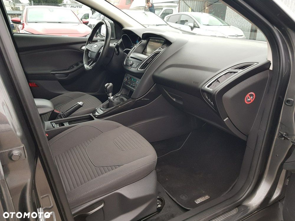 Ford Focus 1.5 EcoBoost STart-Stopp-System TITANIUM - 16