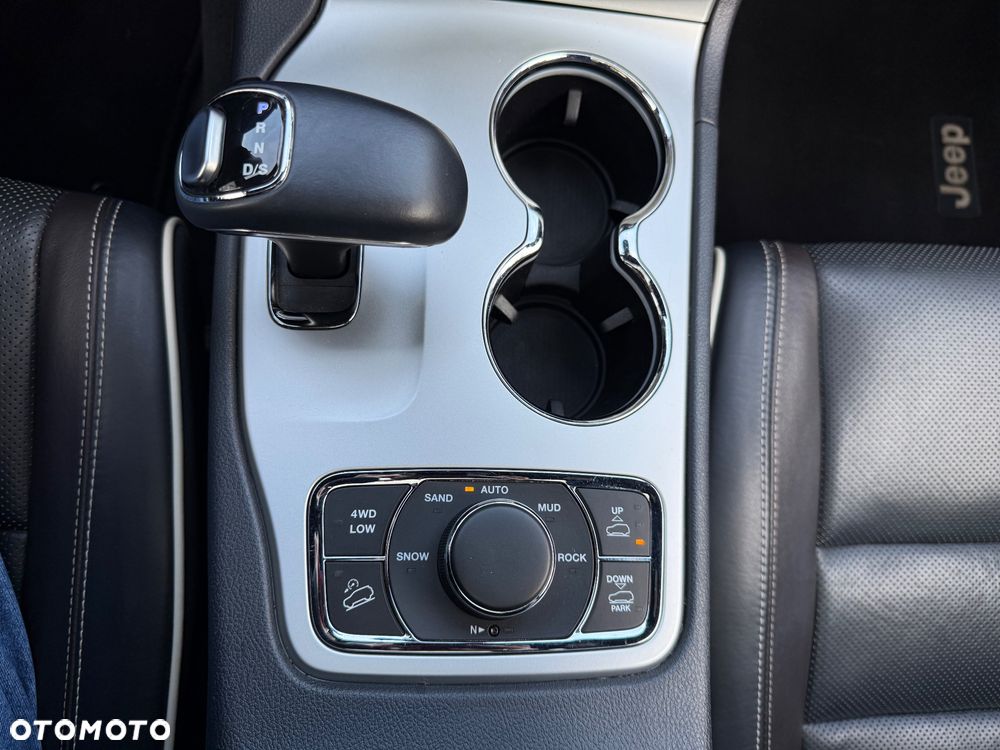 Jeep Grand Cherokee - 19
