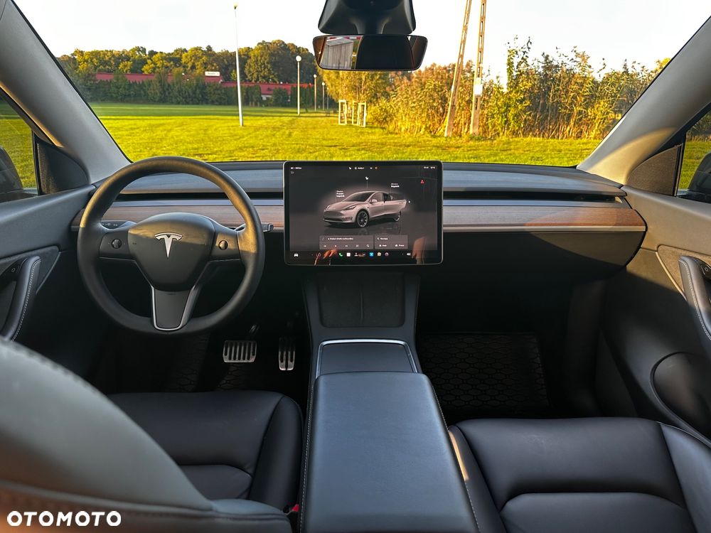 Tesla Y Model Long Range Dual Motor AWD - 8