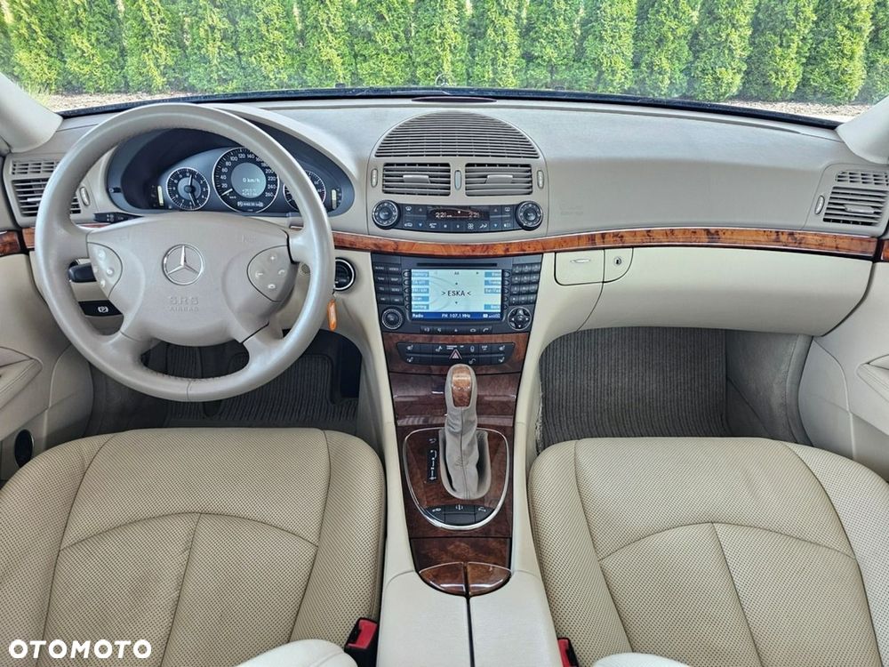 Mercedes-Benz Klasa E 320 Elegance - 25