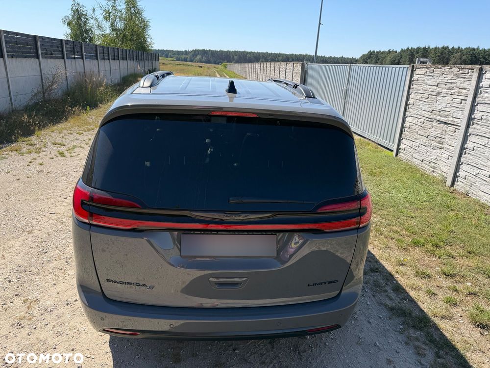 Chrysler Pacifica - 8