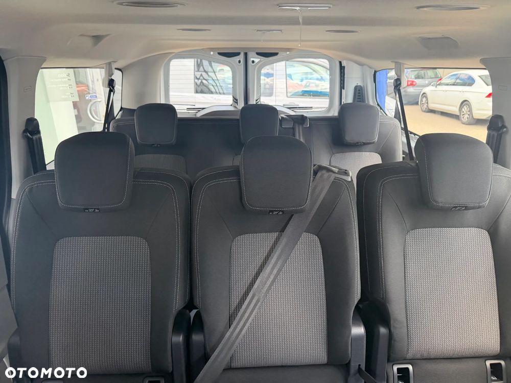 Volkswagen Transporter Kombi L2H1 M1 - 16
