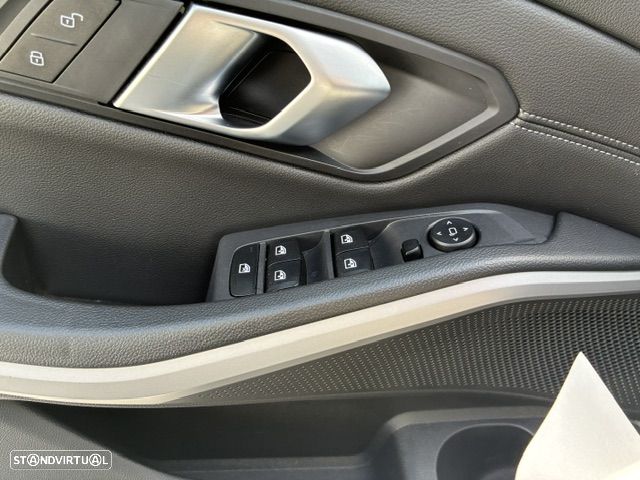 BMW 320 e Line Sport Auto - 32