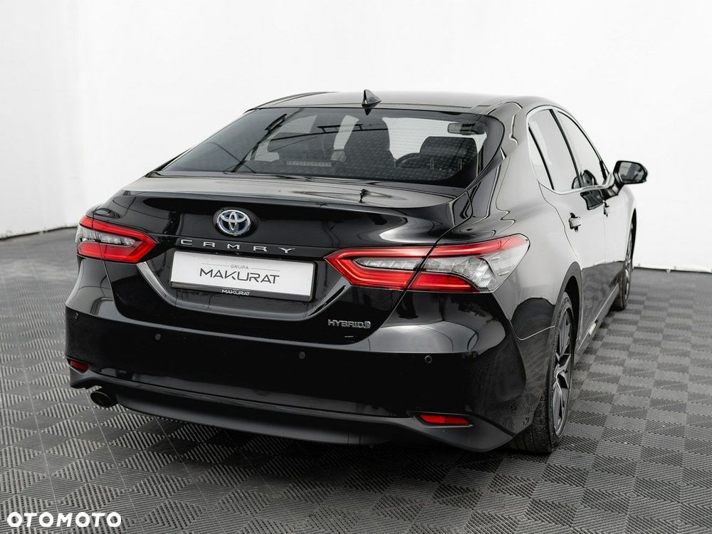 Toyota Camry - 6