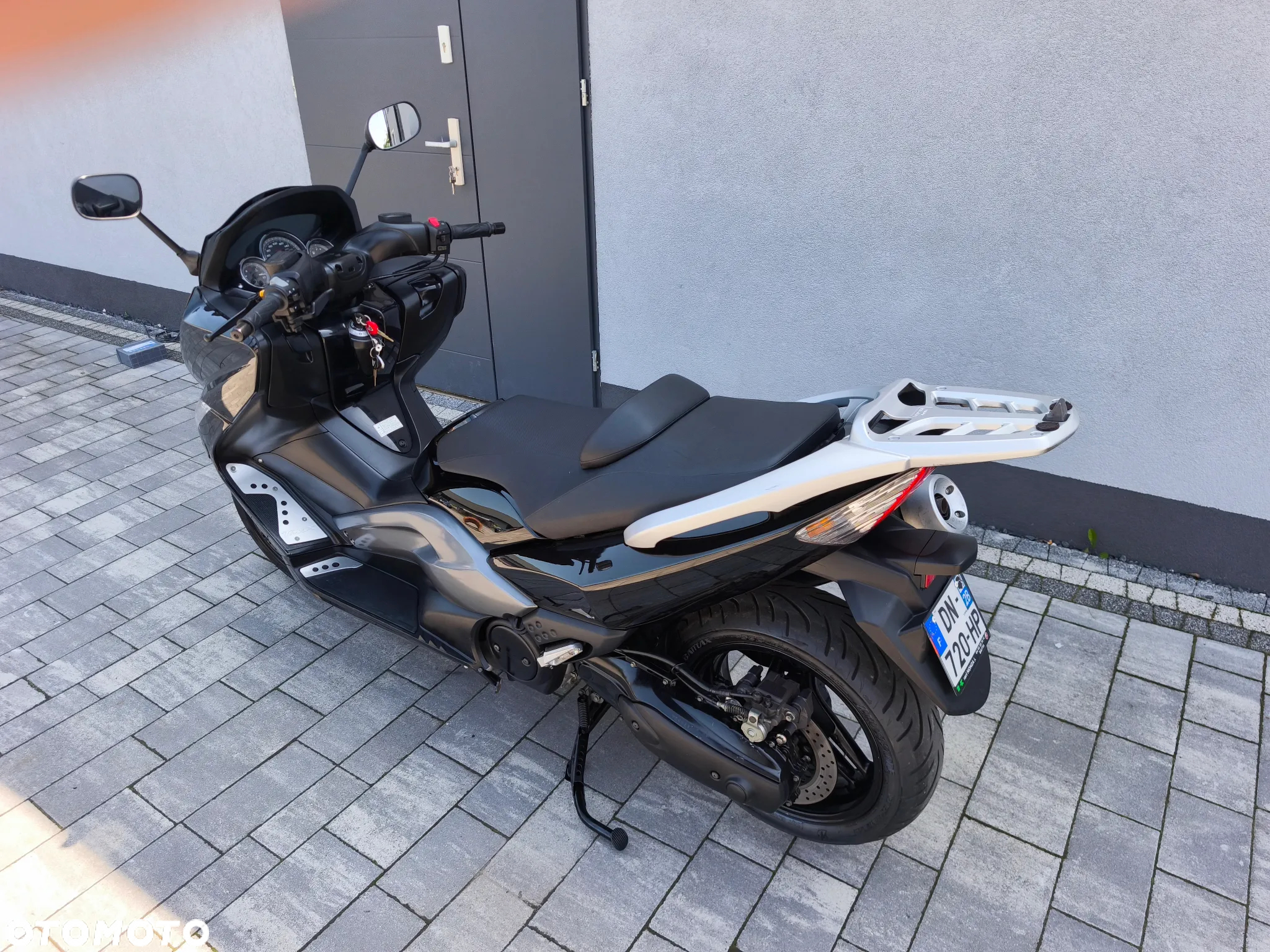 Yamaha Tmax - 16