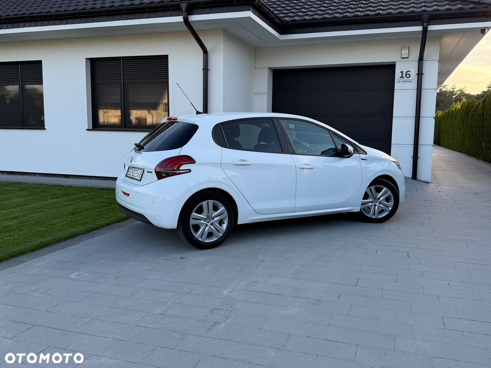 Peugeot 208 1.2 PureTech Style - 13