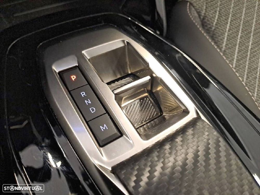 Peugeot 2008 1.2 Hybrid Allure e-DCS6 - 18