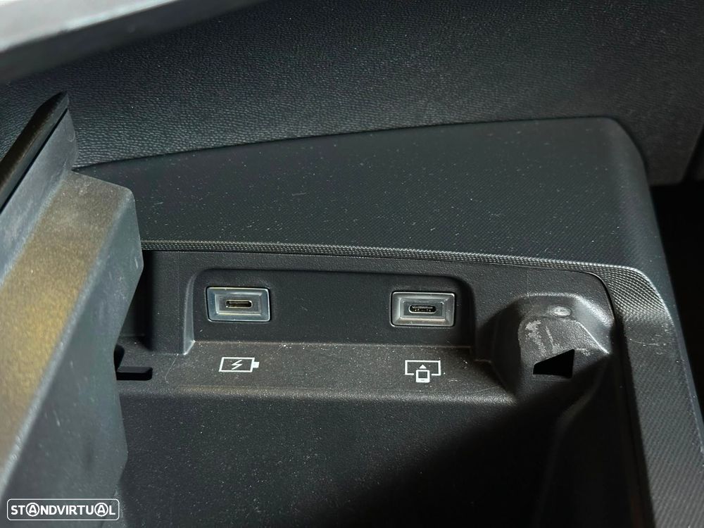 Peugeot 3008 1.2 Hybrid Allure e-DCS6 - 26