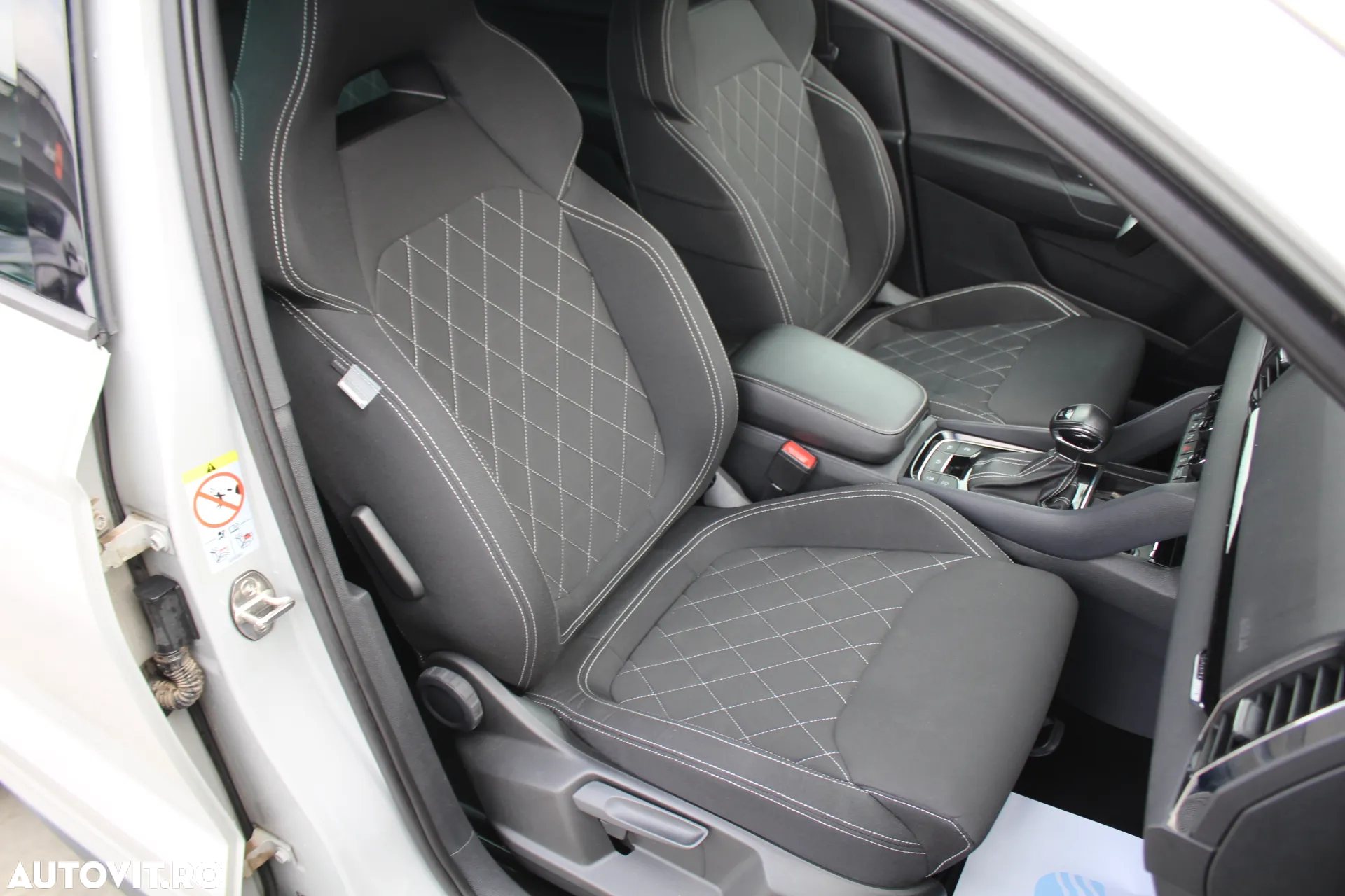 Skoda Karoq 2.0 TDI SCR 4x4 DSG Ambition - 17