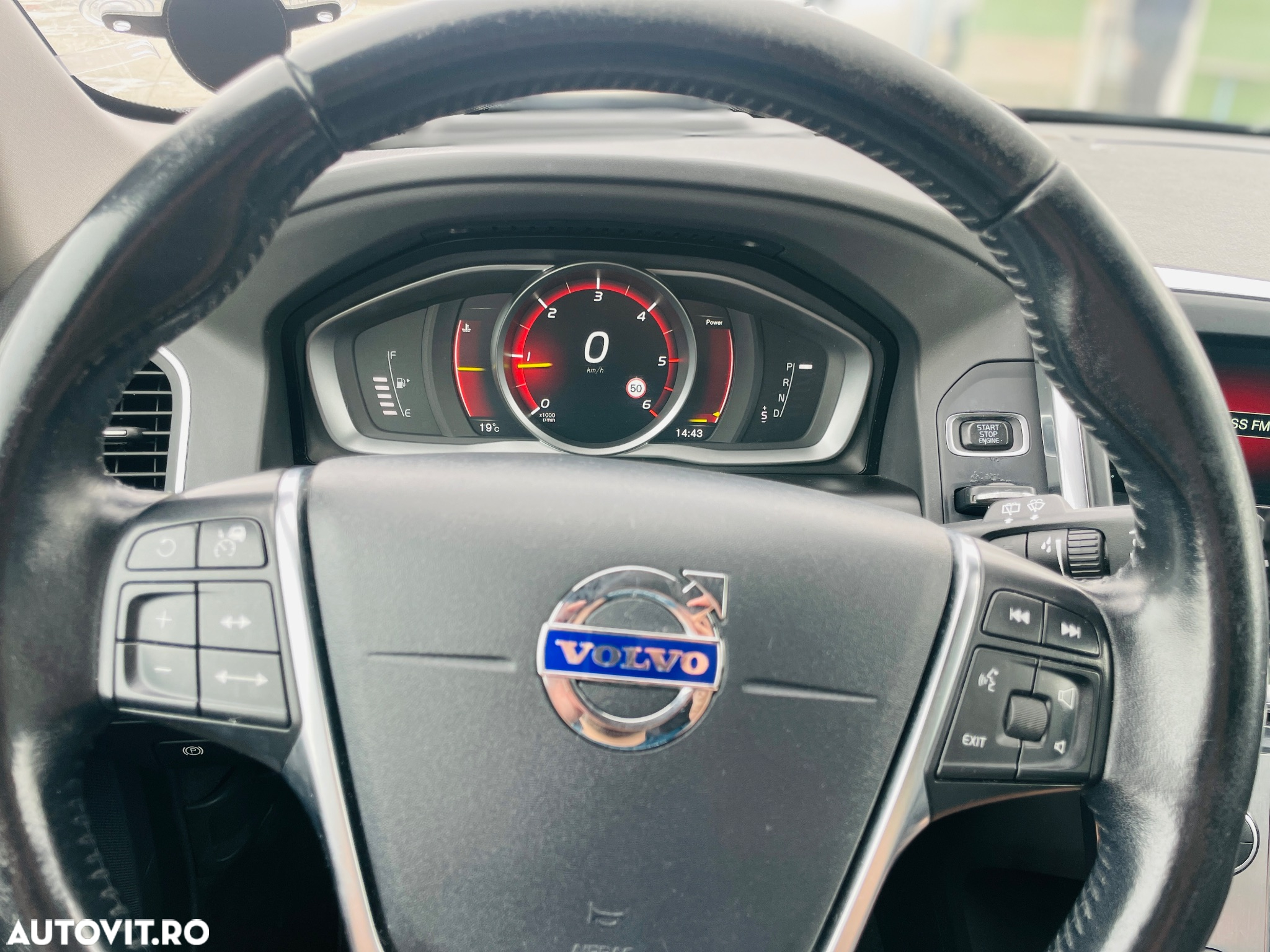 Volvo XC 60 D4 AWD Geartronic RDesign - 20