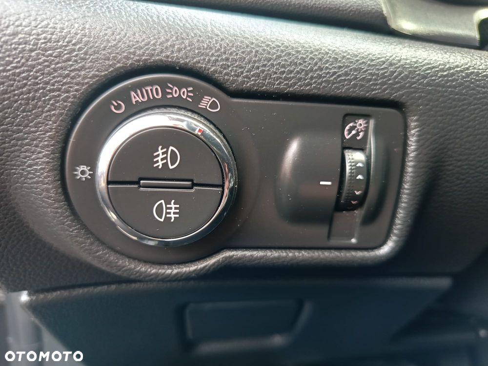 Opel Astra 1.4 Turbo Exklusiv - 23