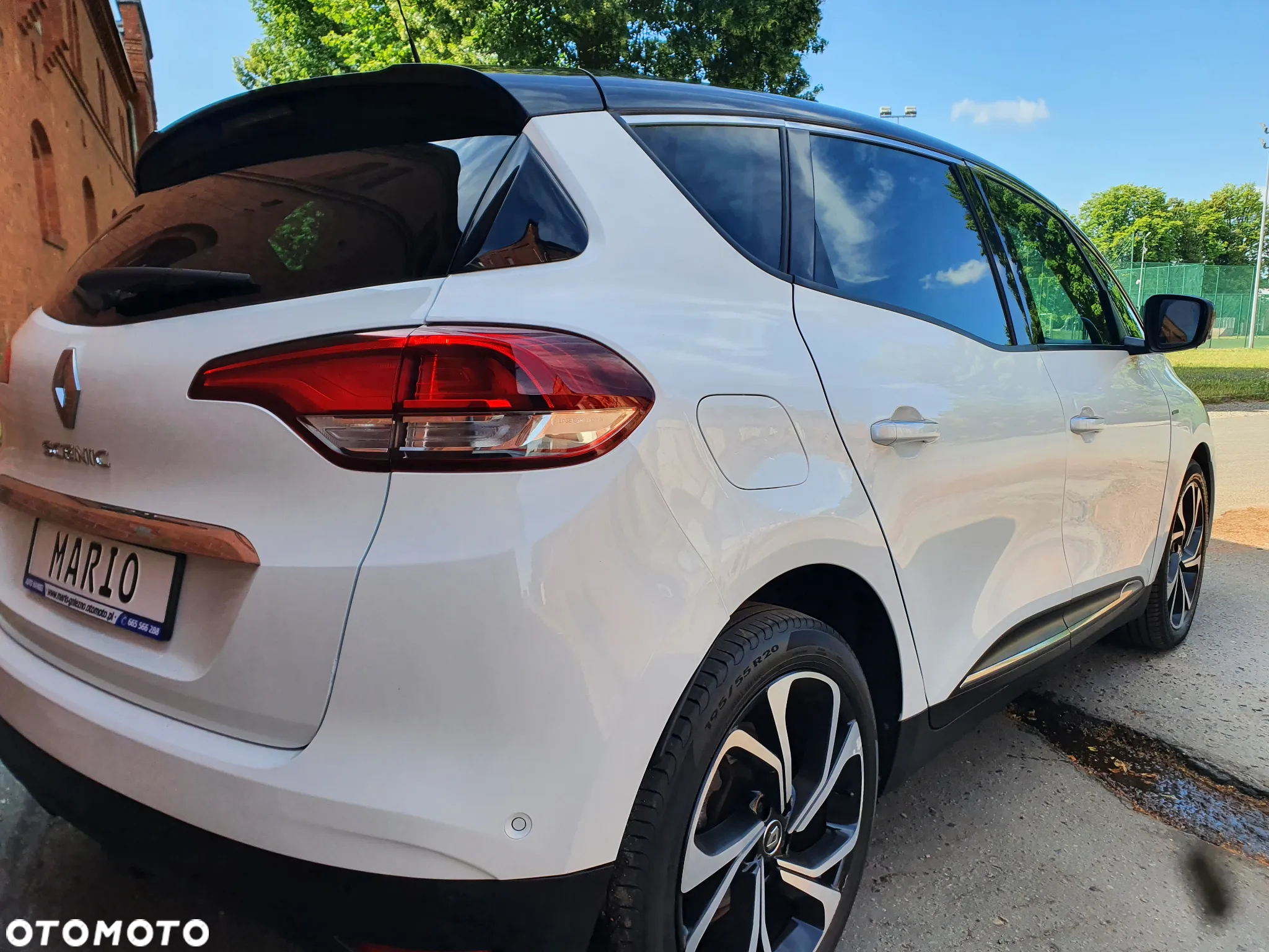 Renault Scenic TCe 140 GPF EDC BLACK EDITION - 4