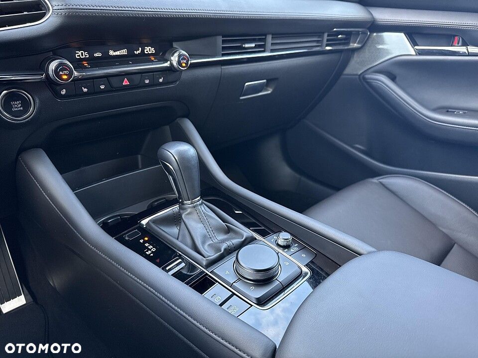 Mazda 3 e-SKYACTIV-X AWD 186 M HYBRID TAKUMI - 11