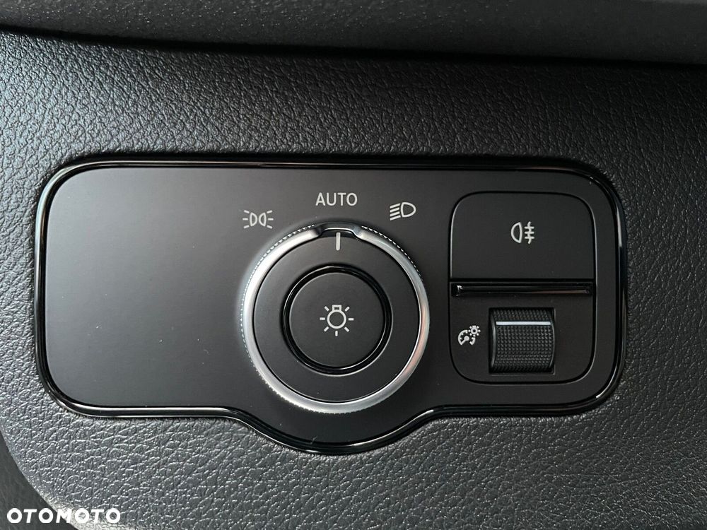 Mercedes-Benz Sprinter 317 CDI Reflektory LED Hak 3,5t. - 17