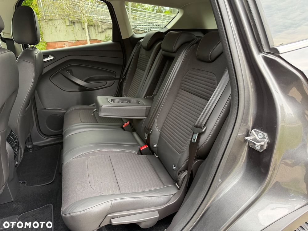 Ford Kuga 2.0 TDCi 2x4 Titanium - 30