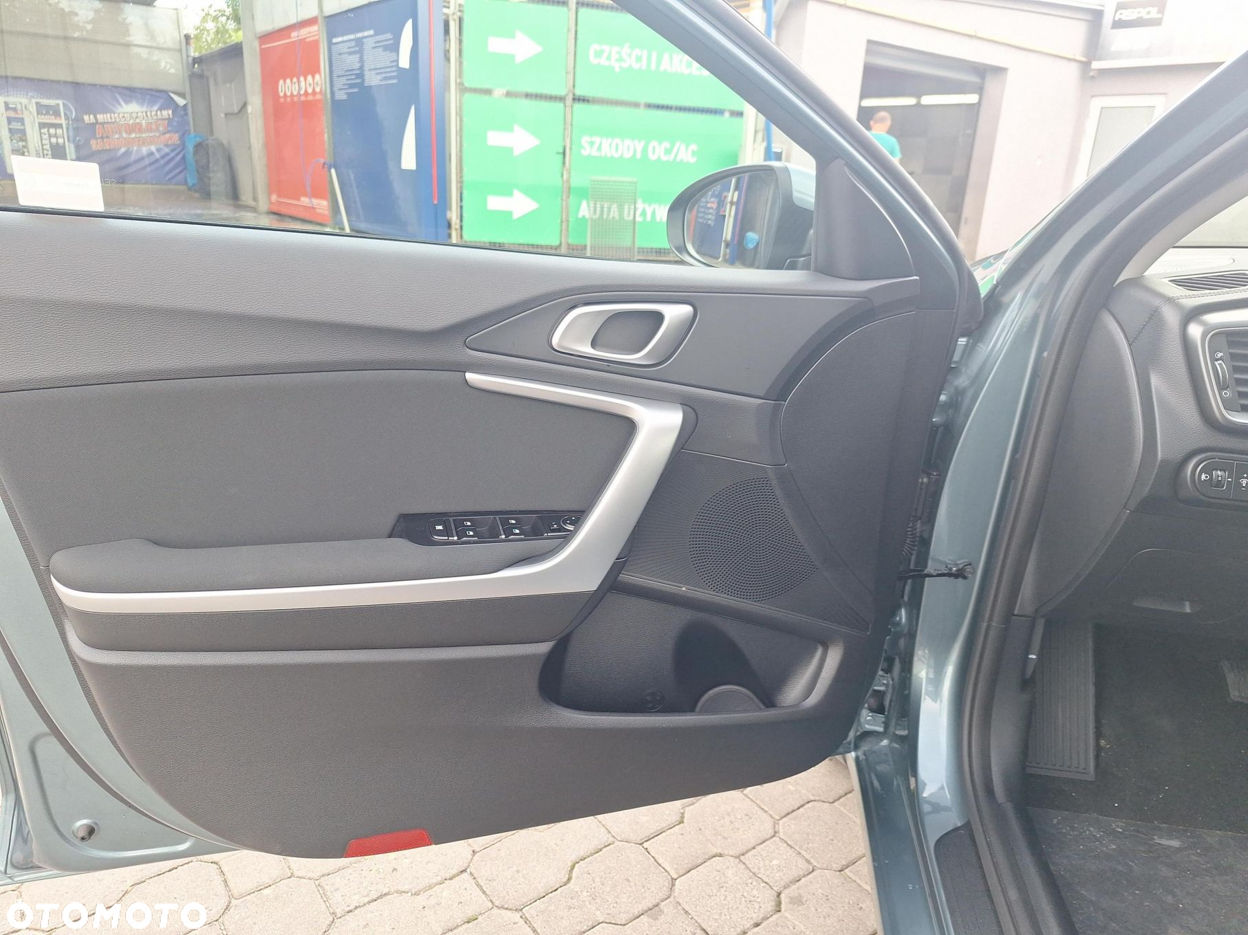 Kia Ceed - 10