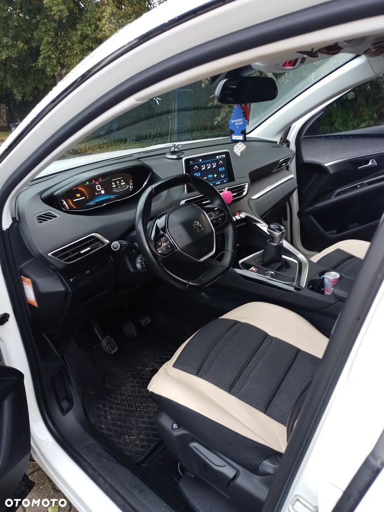 Peugeot 3008 1.2 PureTech Allure S&S - 8