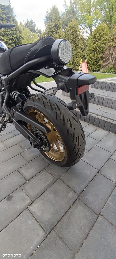 Yamaha XSR - 22