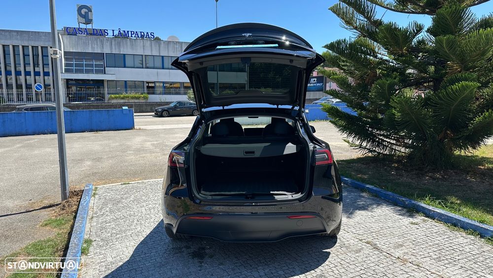Tesla Model Y Performance Dual Motor AWD - 10