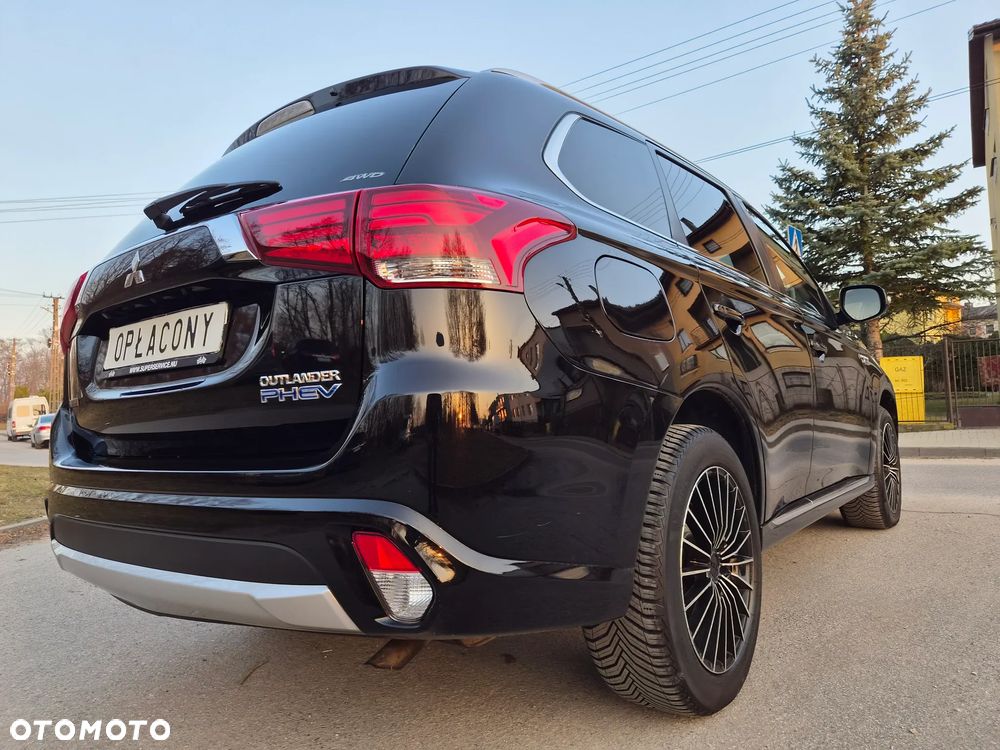 Mitsubishi Outlander - 3