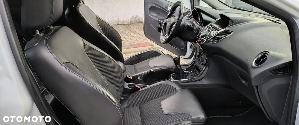 Ford Fiesta 1.6 TDCi DPF Platinium X - 31
