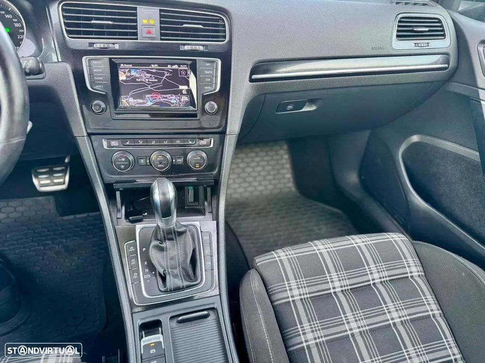 VW Golf 2.0 TDI GTD DSG - 19