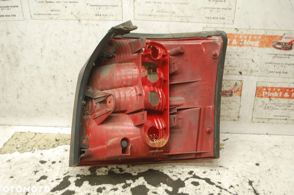 LAMPA LEWY TYŁ TYLNA LEWA 8E9945095 AUDI A4 B6 KOMBI - 2