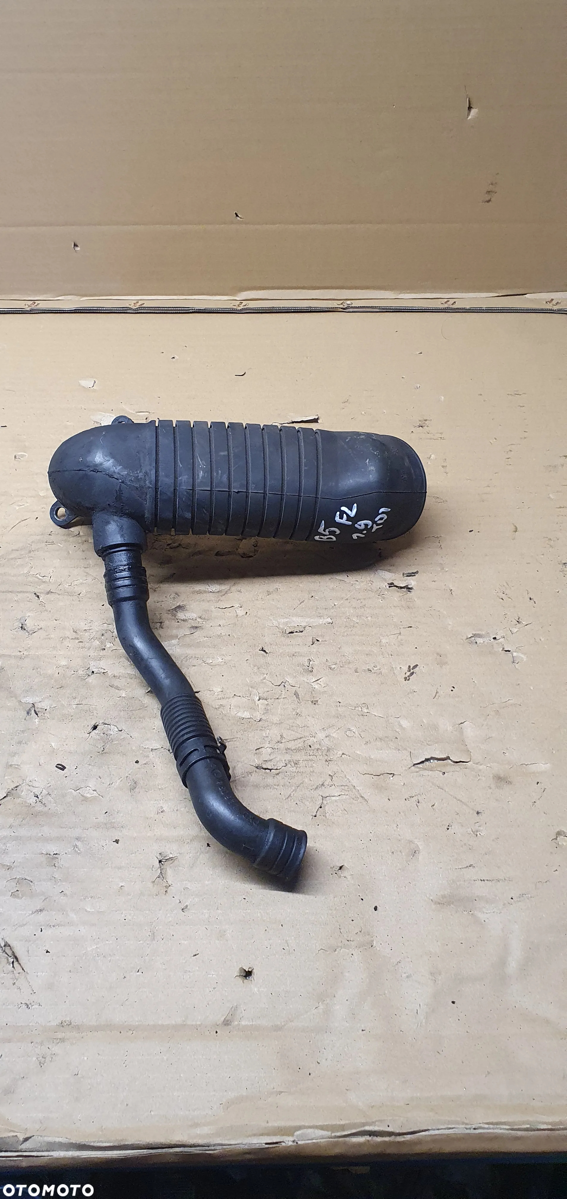 Rura dolot przewód powietrza VW Passat B5 FL 1.9 TDI 8D0129615J - 5