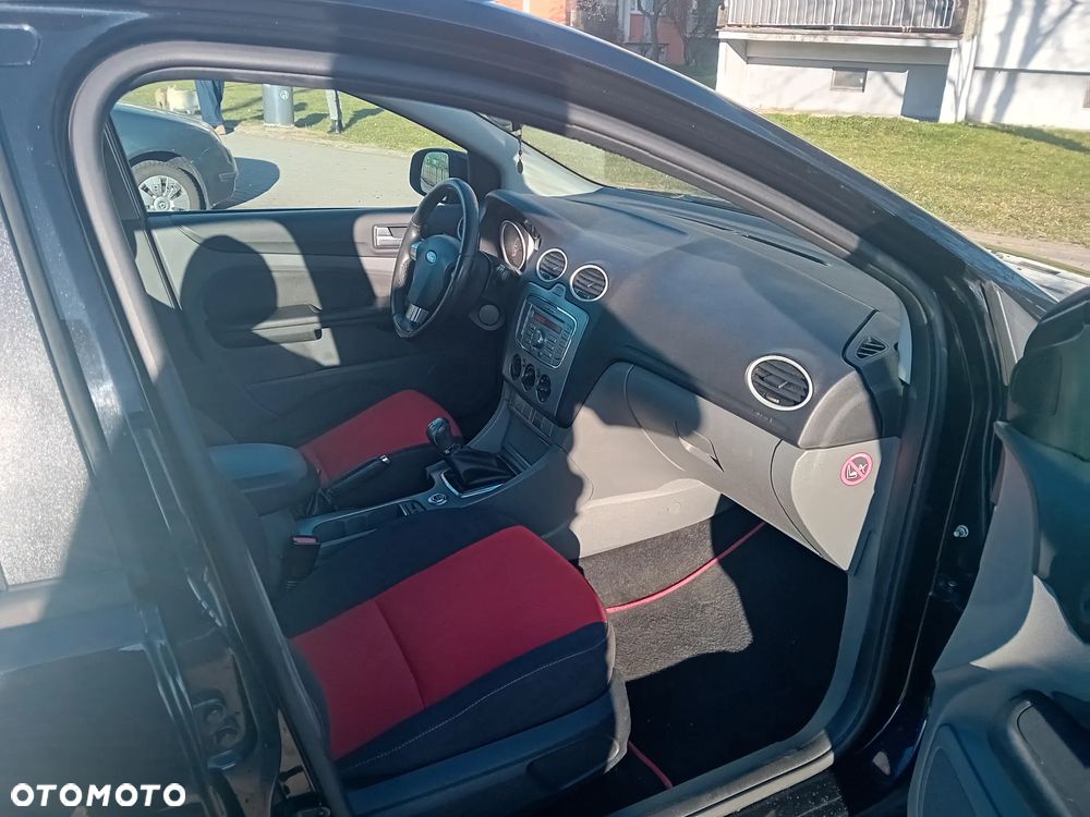 Ford Focus 1.6 Ti-VCT Style+ - 11