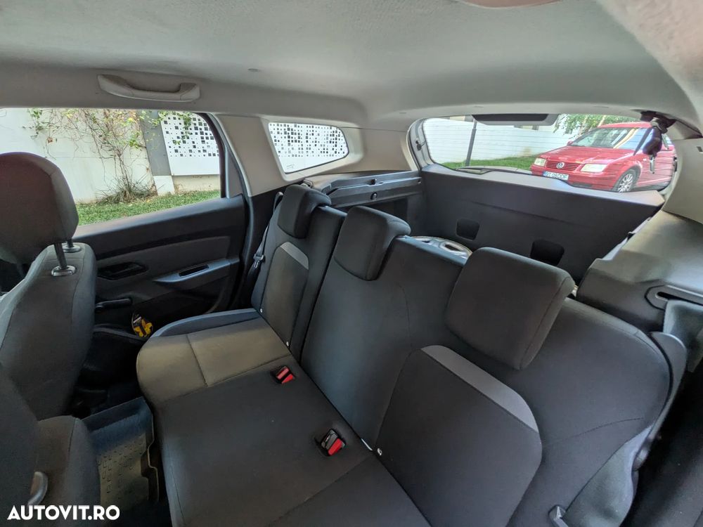 Dacia Duster 1.6 SCe Essential - 11