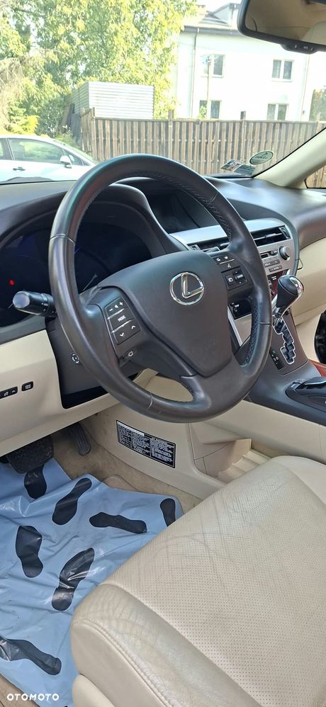 Lexus RX - 9