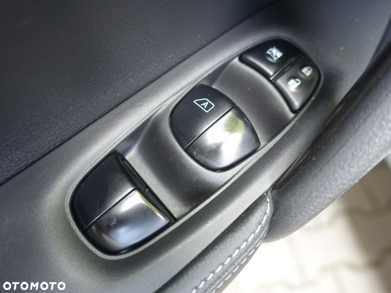Nissan X-Trail 1.6 DIG-T N-Connecta 2WD - 30