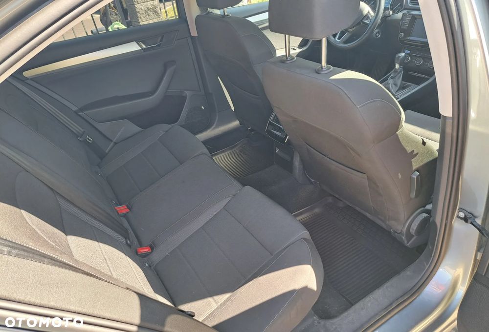 Skoda Superb 2.0 TDI Ambition - 17