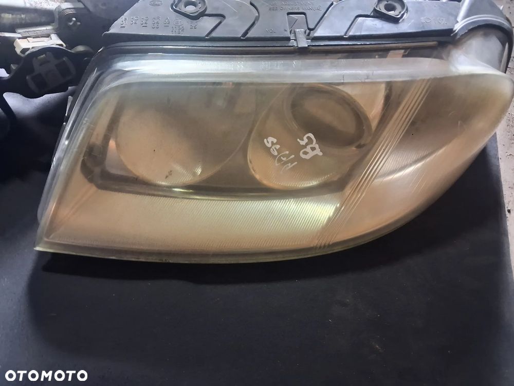 LAMPA PRAWY LUB LEWY PRZÓD VW PASSAT B5 LIFT - 1