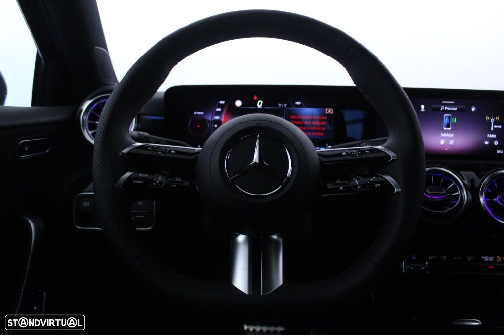 Mercedes-Benz A 250 e AMG Line - 19