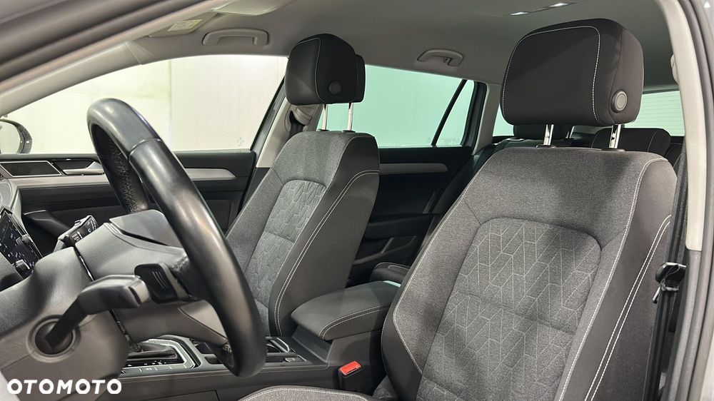 Volkswagen Passat Variant 2.0 TDI EVO Business DSG - 11