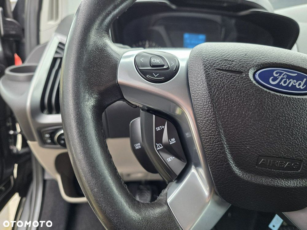 Ford Tourneo Custom - 21